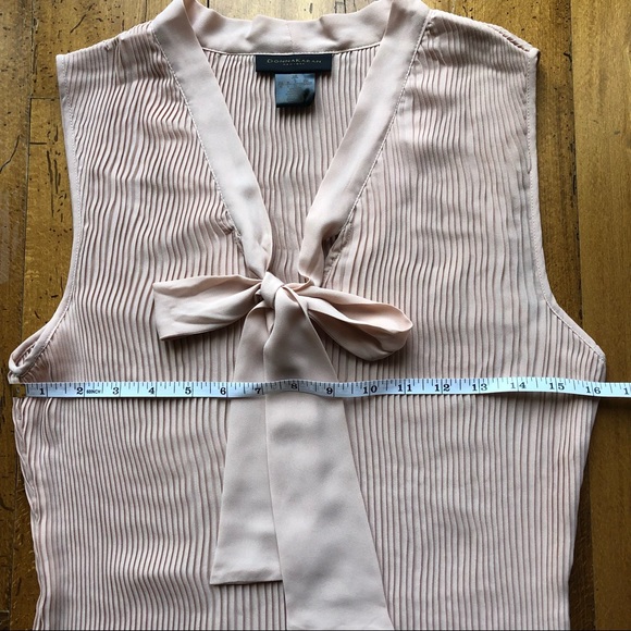 Donna Karan Pleated Blouse NWOT - Picture 3 of 8